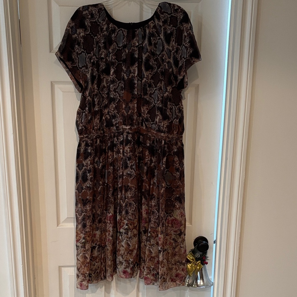 St. John Classy Elegant Dress